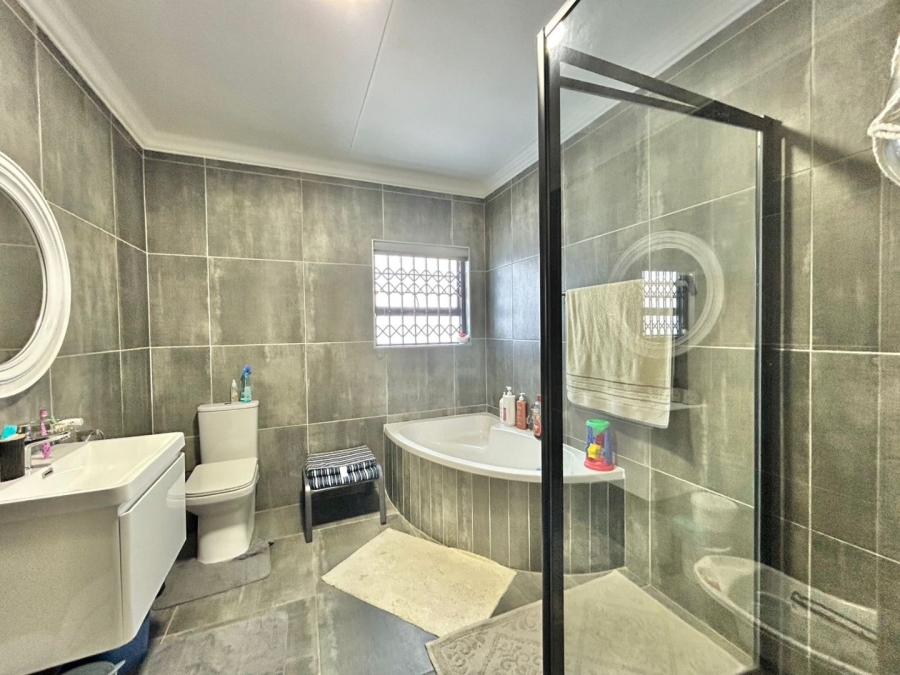 3 Bedroom Property for Sale in Fountains Estate Eastern Cape